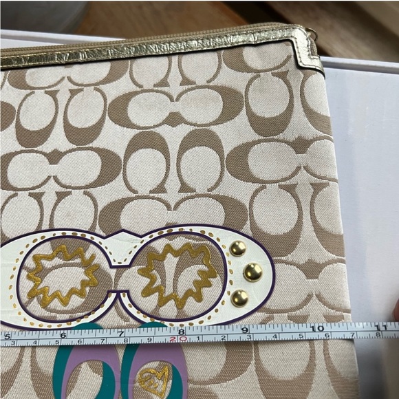 🎉🎉🎉🎉 Host pick COACH Daisy Poppy Tablet Sleeve - Picture 2 of 7